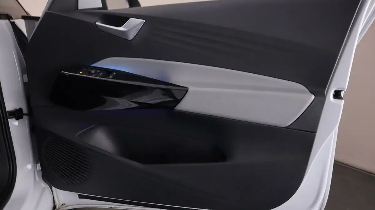 2020-volkswagen-id3-e-business-big-14
