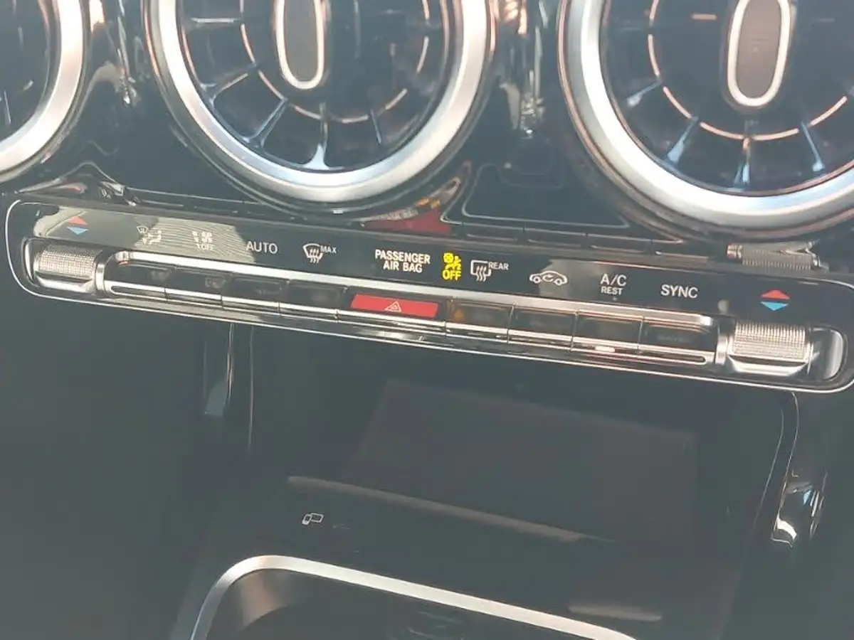 2019-mercedes-benz-a-class-13-a180-sport-executive-hatchback-5d-1332cc-7g-dct-big-11