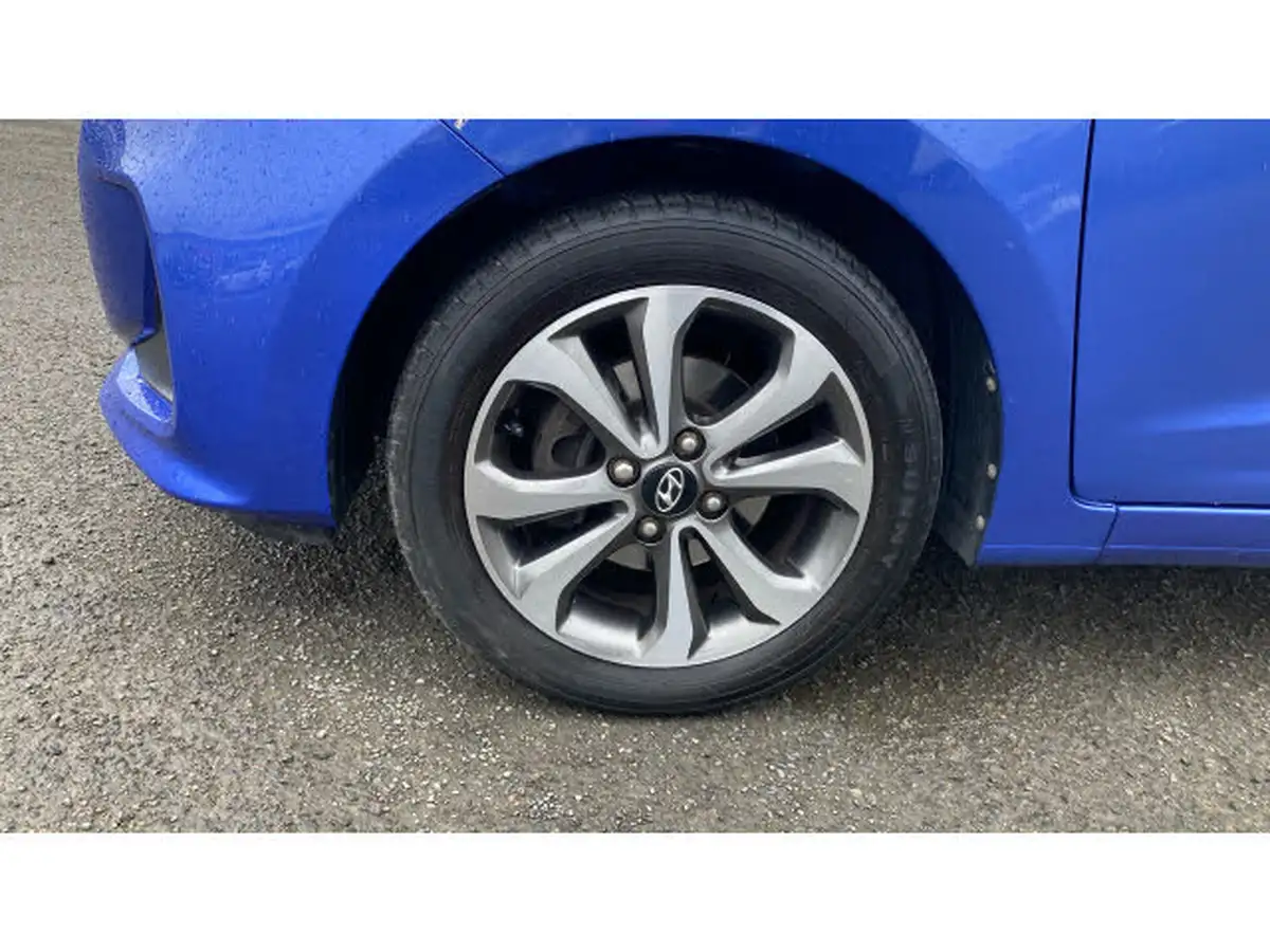 2019-hyundai-i10-10-play-big-40