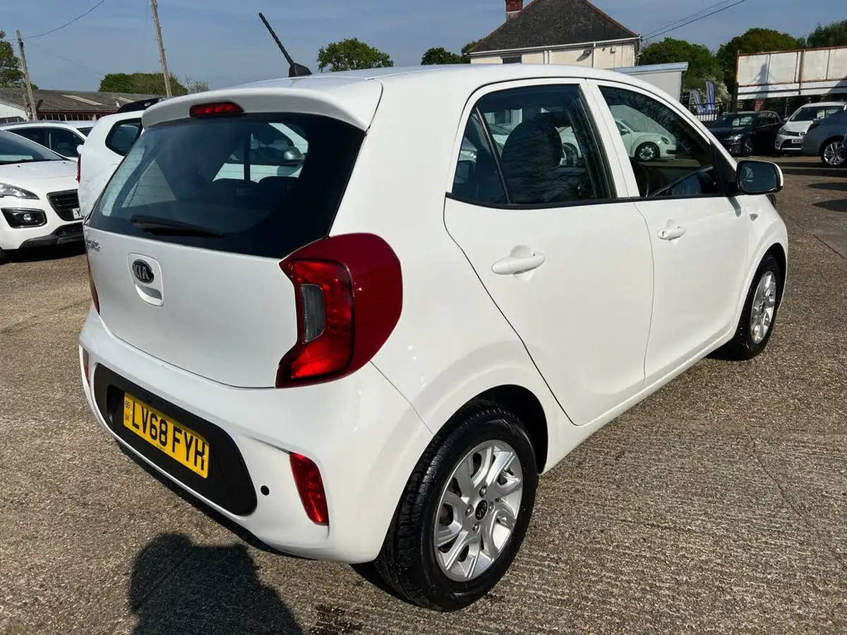 2018-kia-picanto-10-2-66bhp-big-6