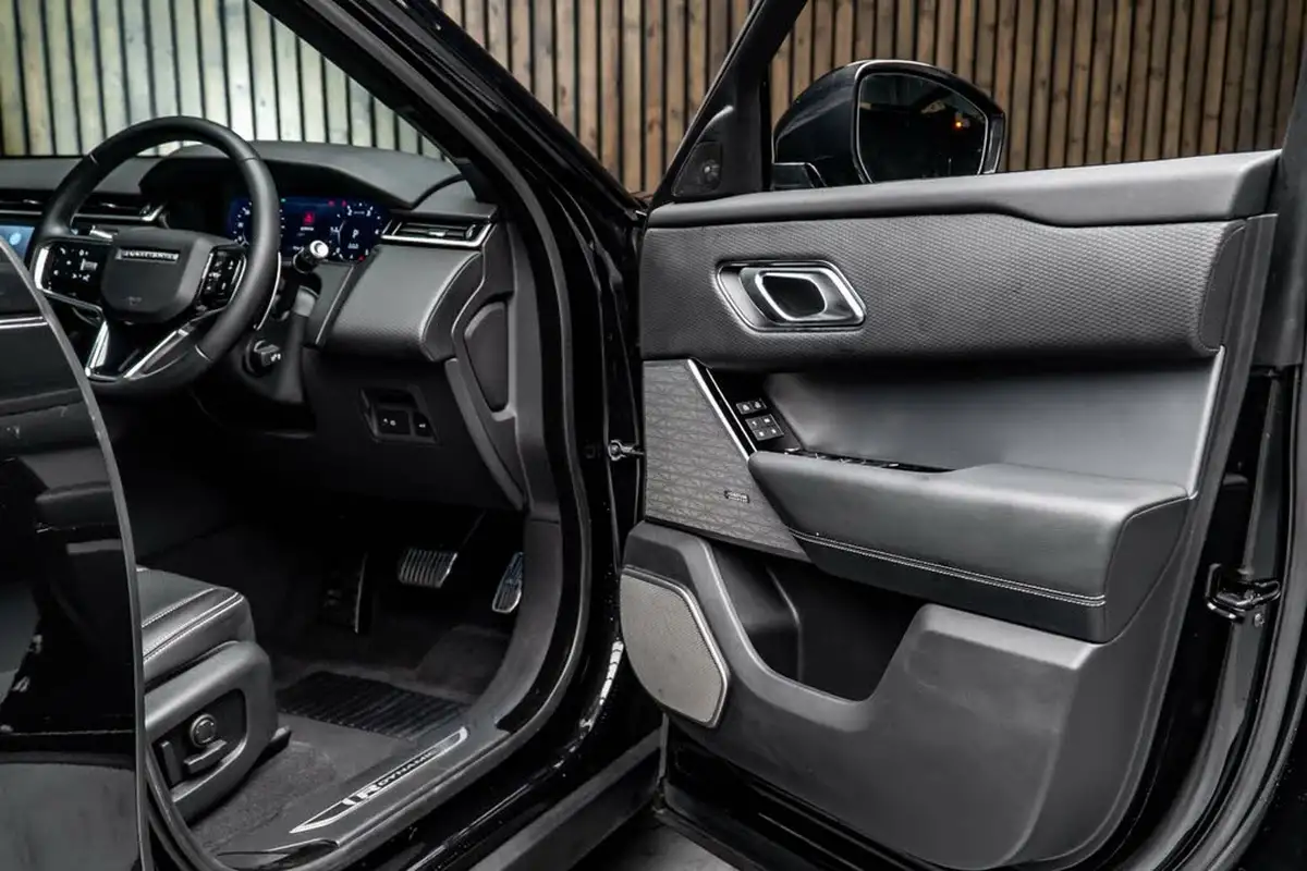 2021-land-rover-range-rover-velar-20-d200-velar-edition-big-29