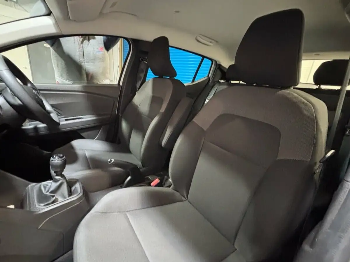 2021-dacia-sandero-10-sce-essential-big-16