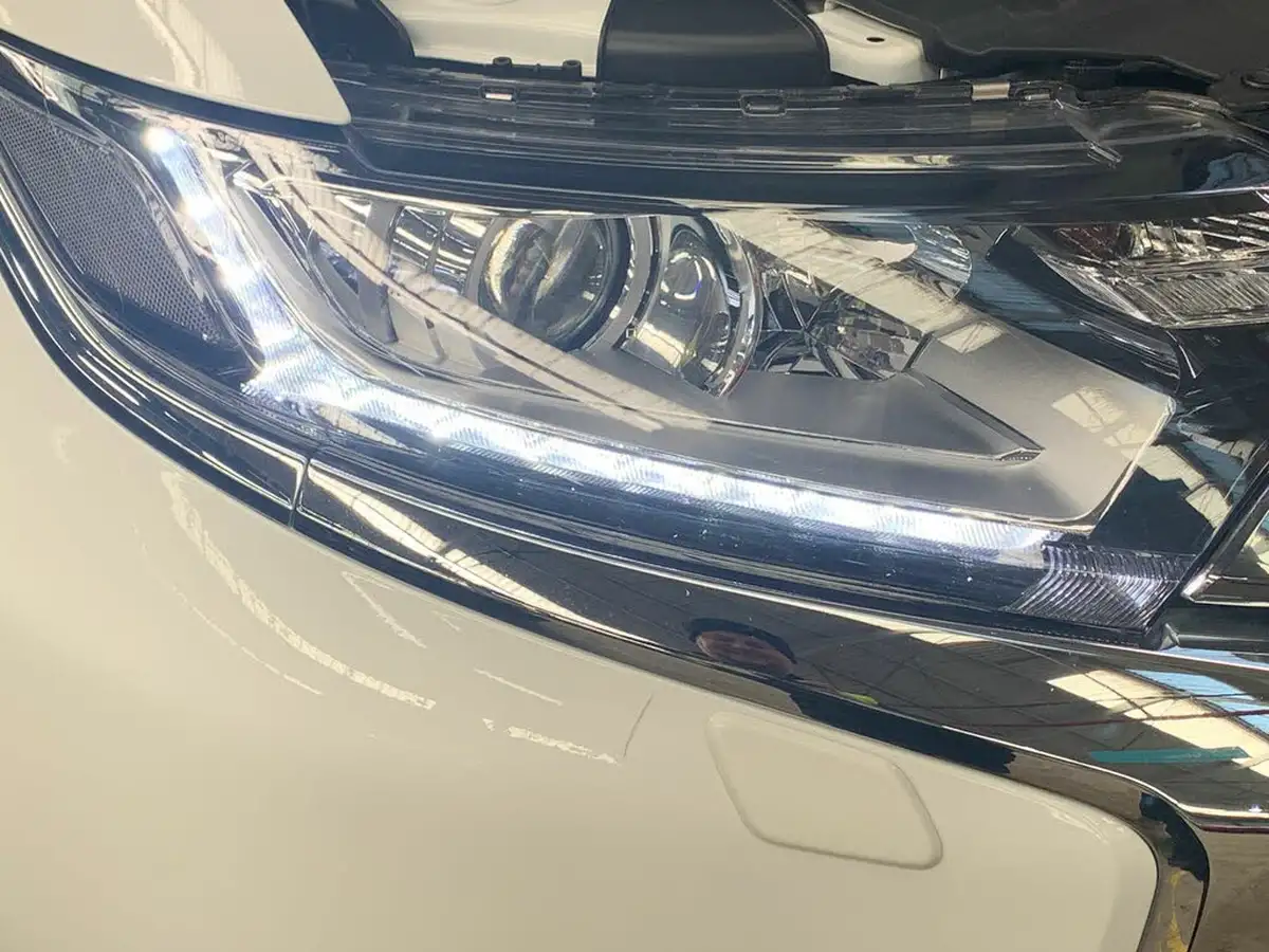2021-mitsubishi-outlander-24-dynamic-phev-big-22