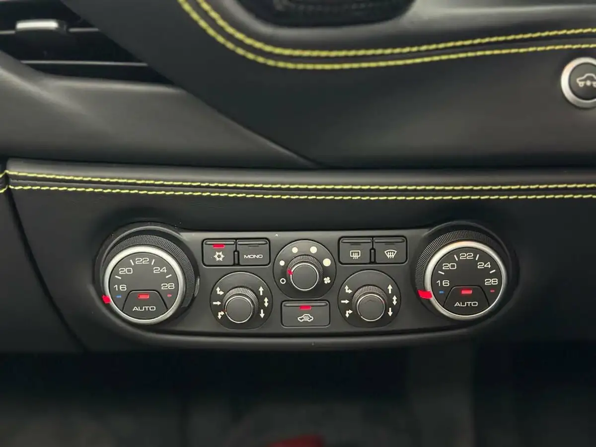 2018-ferrari-488-39-488-spider-big-65