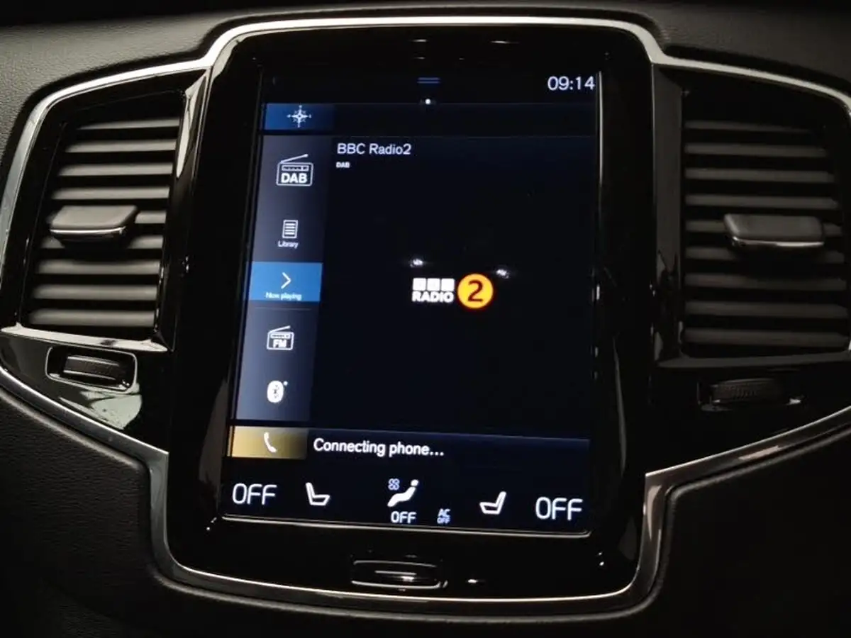 2019-volvo-xc90-20-t8-inscription-390bhp-big-9