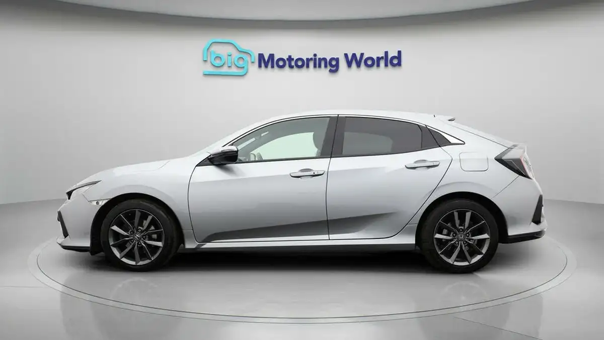 2020-honda-civic-16-i-dtec-ex-ss-hatchback-5d-big-3