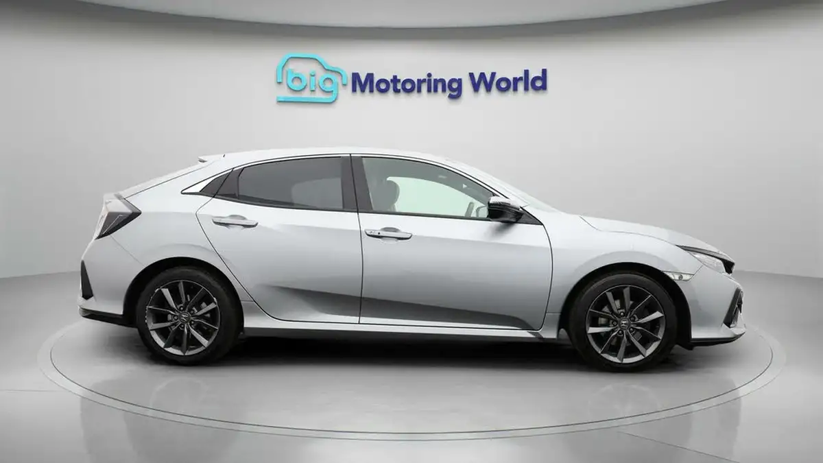 2020-honda-civic-16-i-dtec-ex-ss-hatchback-5d-big-7