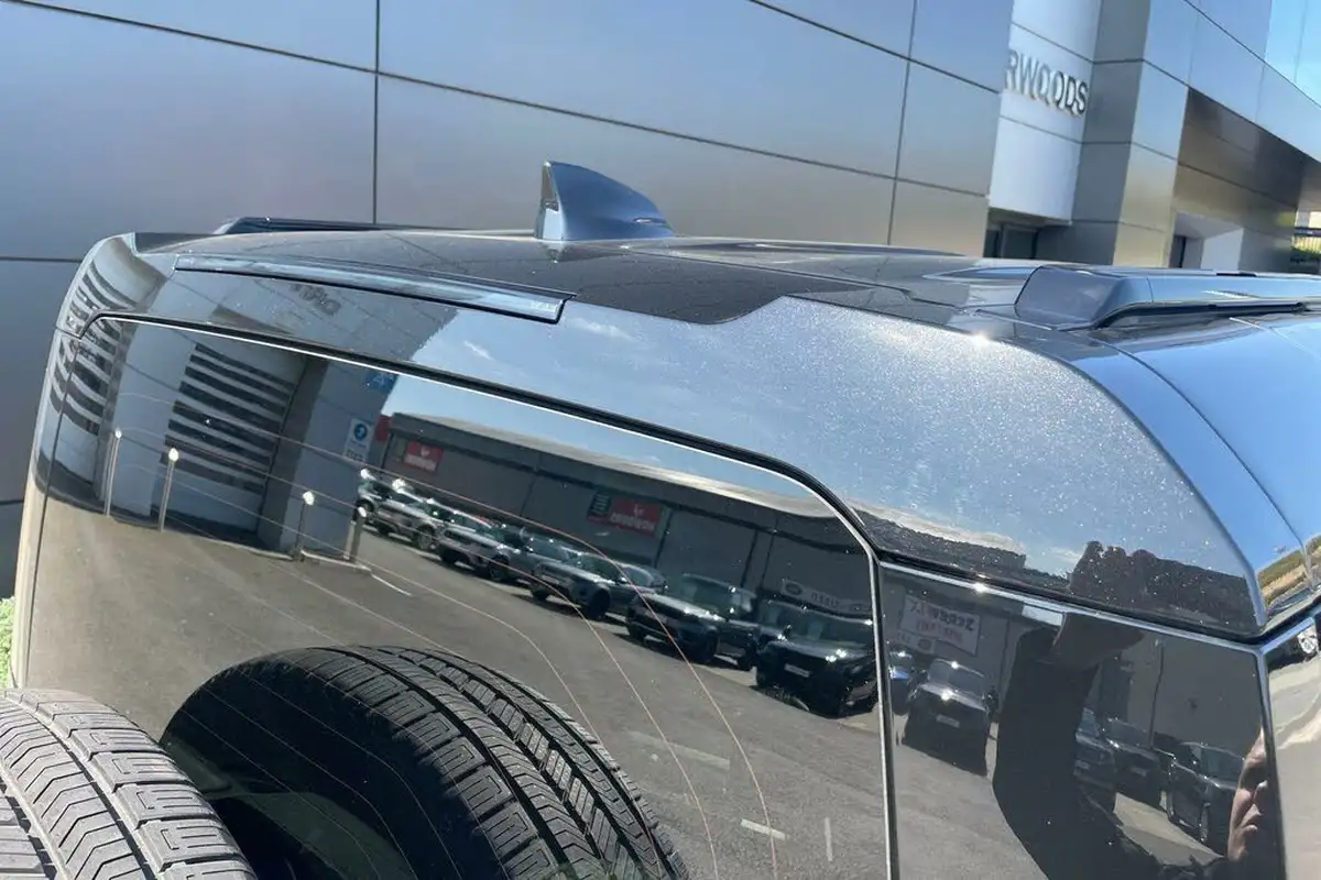 2024-land-rover-110-defender-30-d350-x-dynamic-hse-big-23