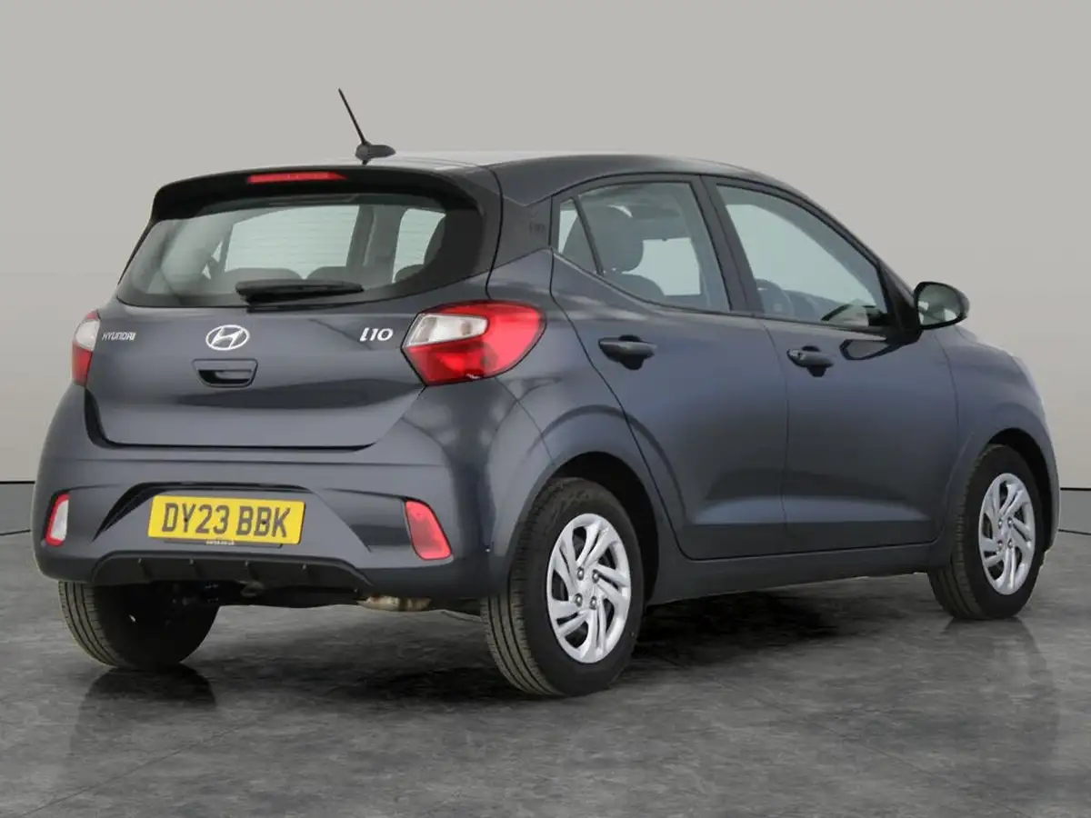 2023-hyundai-i10-10-se-big-6