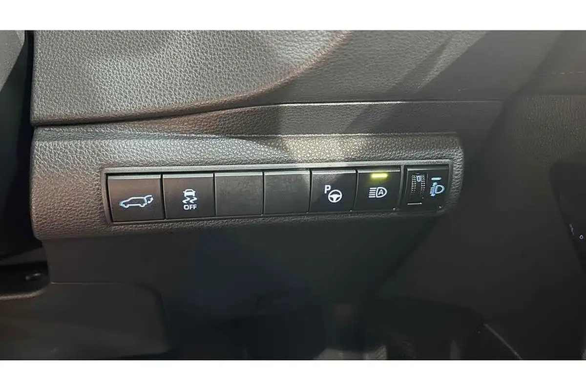 2021-toyota-corolla-18-vvt-i-excel-trk-touring-sports-big-27