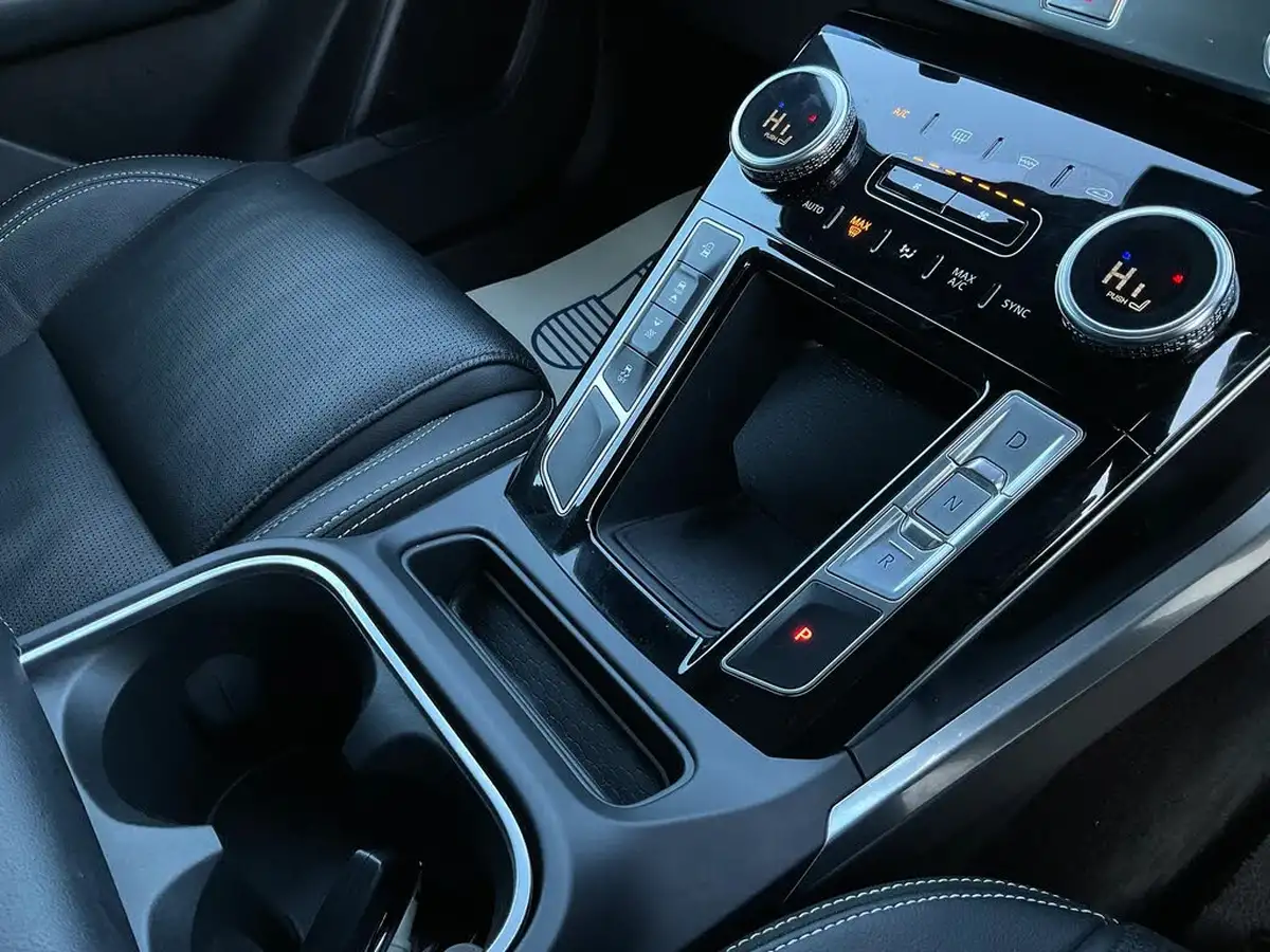 2021-jaguar-i-pace-ev400-black-big-31