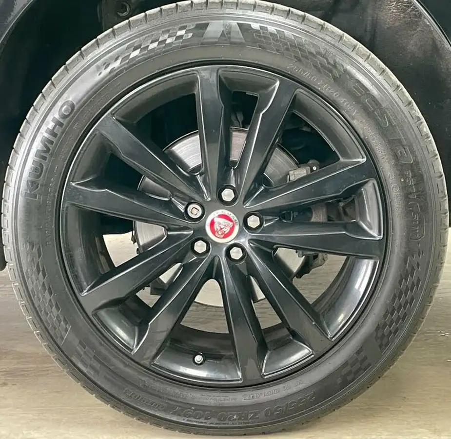 2018-jaguar-f-pace-20-i4d-r-sport-180ps-awd-auto-big-16