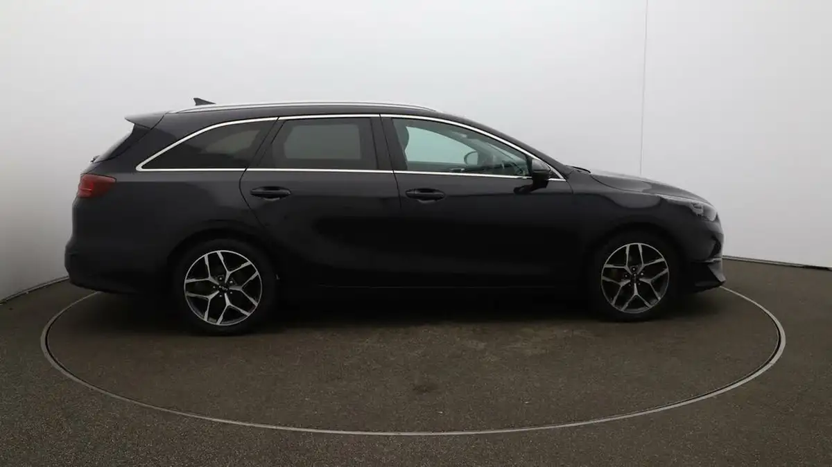 2022-kia-ceed-15-t-gdi-3-sportswagon-big-8