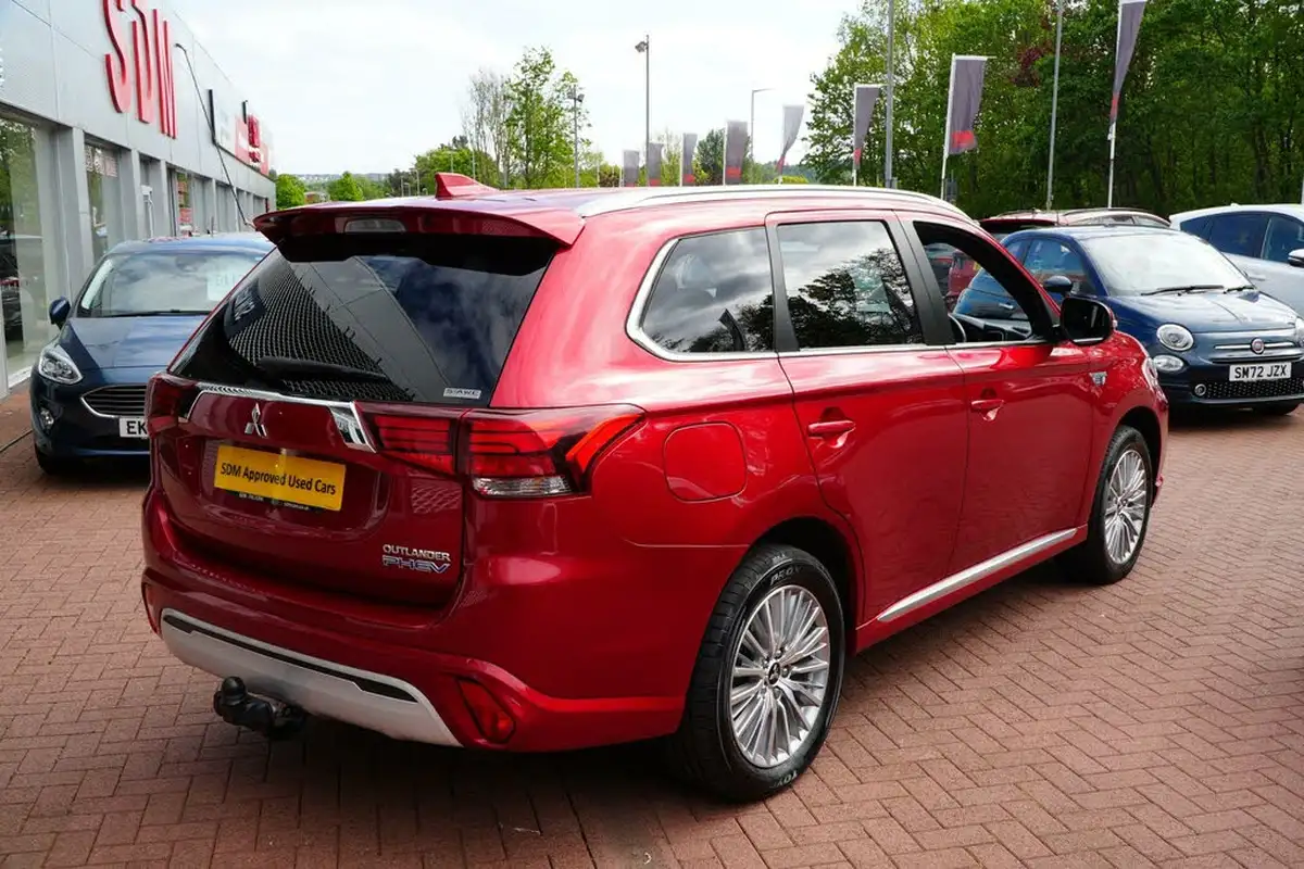 2021-mitsubishi-outlander-24-dynamic-phev-big-15