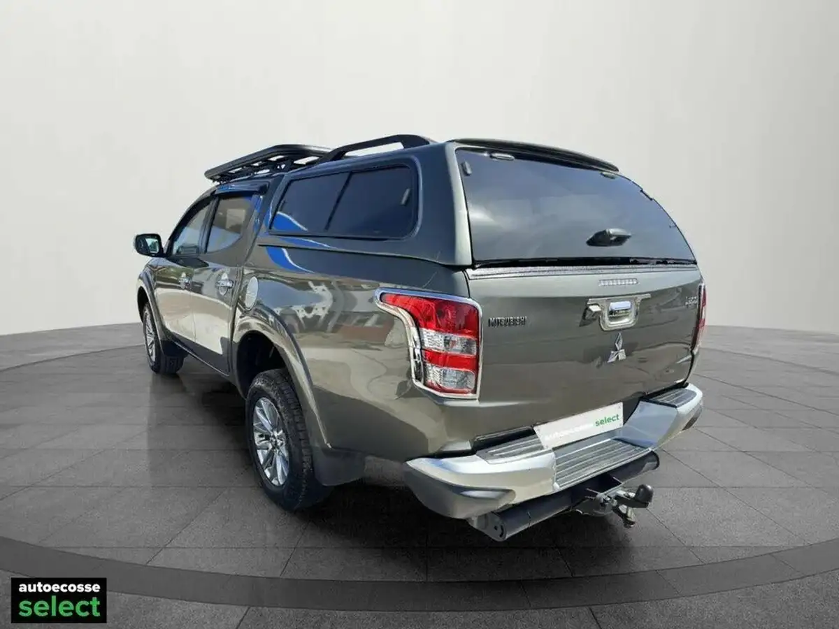 2016-mitsubishi-l200-24di-d-barbarian-big-5