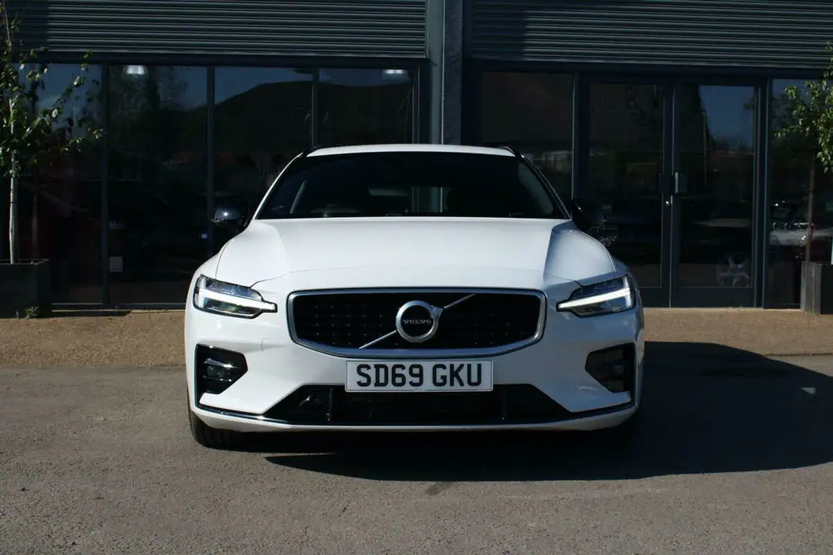 2019-volvo-v60-20-t5-r-design-ss-big-5