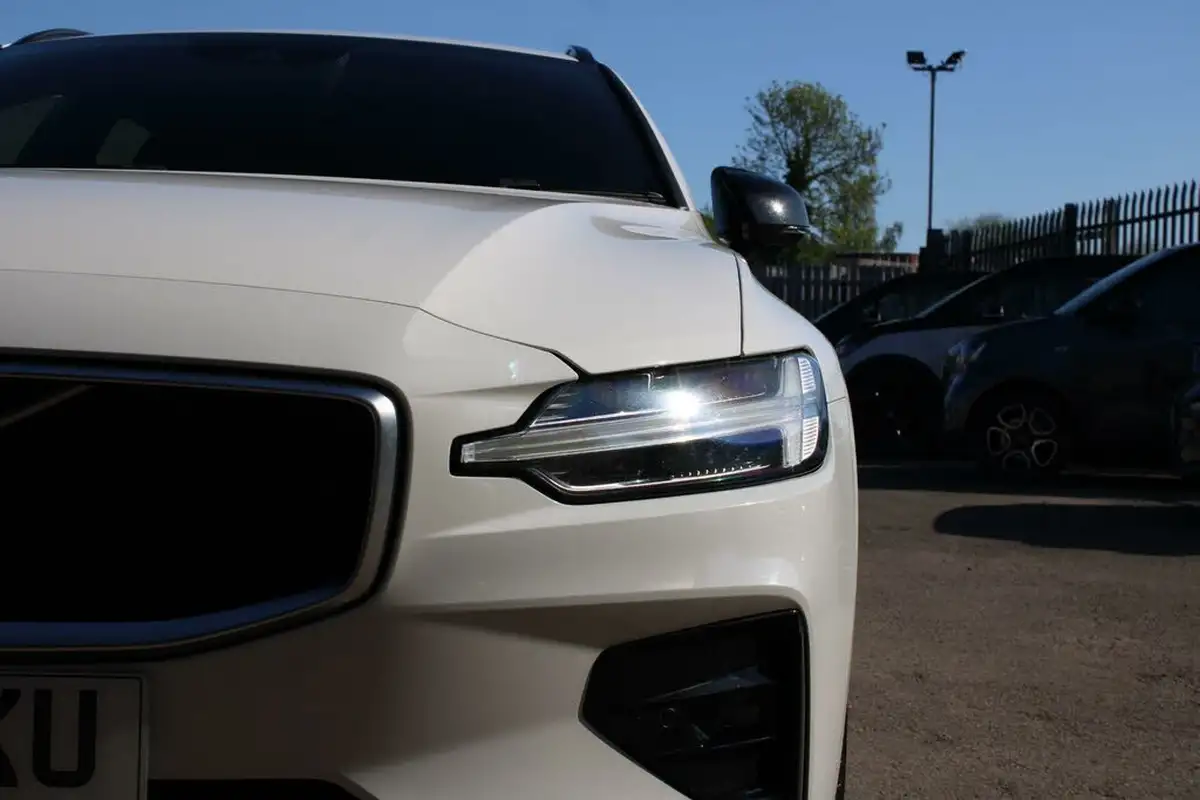 2019-volvo-v60-20-t5-r-design-ss-big-24