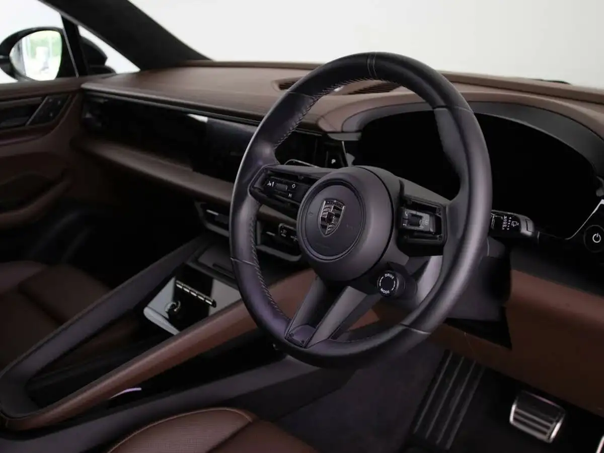 2024-porsche-macan-e-turbo-electric-big-6
