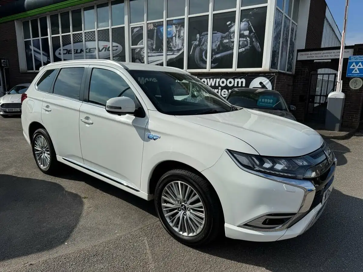 2019-mitsubishi-outlander-24-4h-phev-big-0
