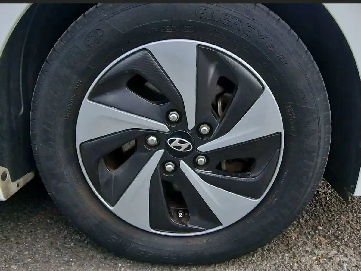 2017-hyundai-ioniq-16-gdi-se-hybrid-big-7