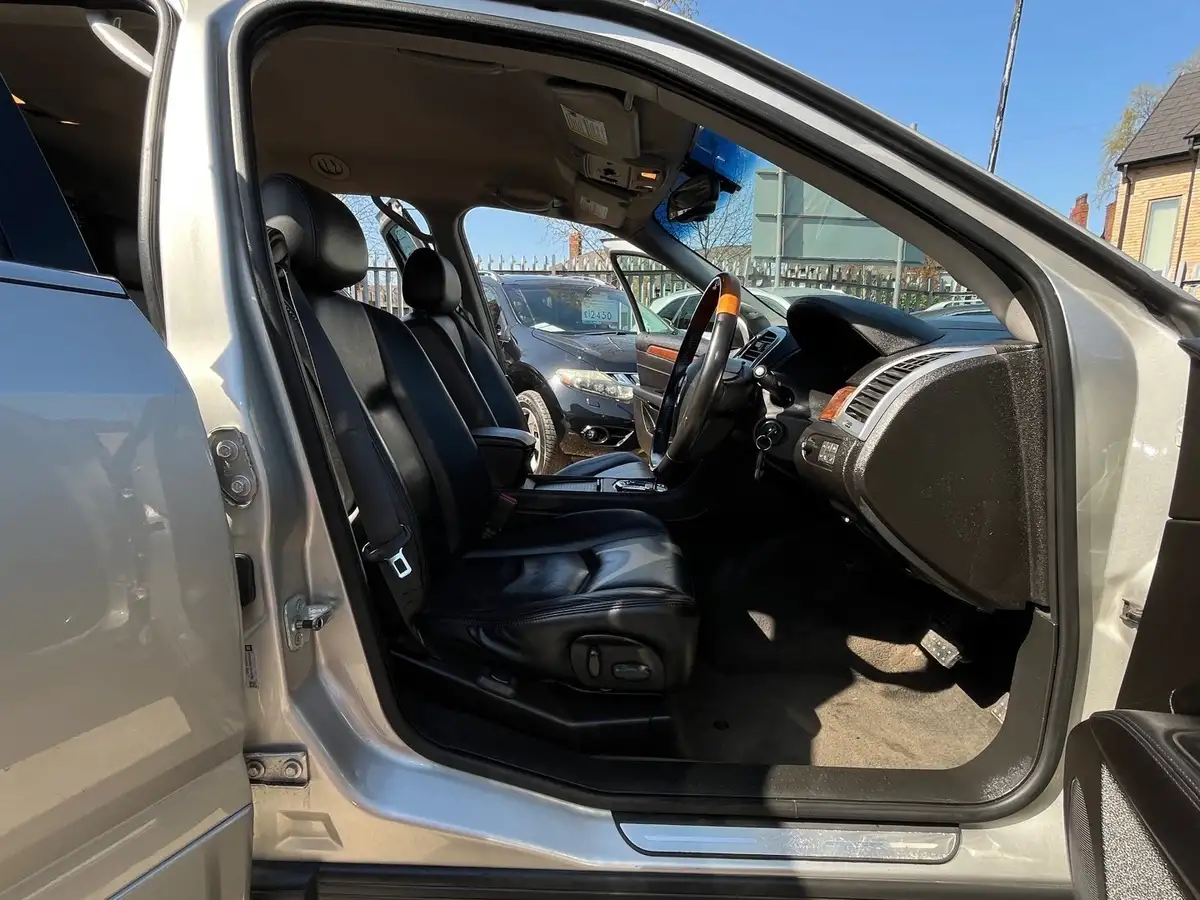 2009-cadillac-srx-46-sport-luxury-big-10