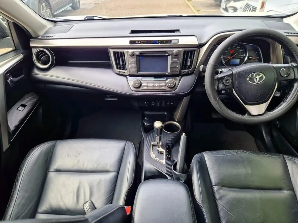 2013-toyota-rav4-22td-invincible-22d-cat-auto-big-2