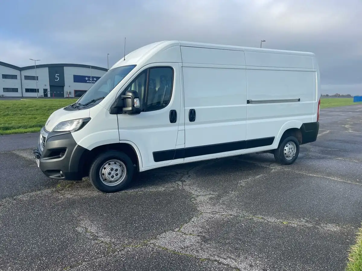 2018-peugeot-boxer-20-bluehdi-professional-335-l3-h2-big-0