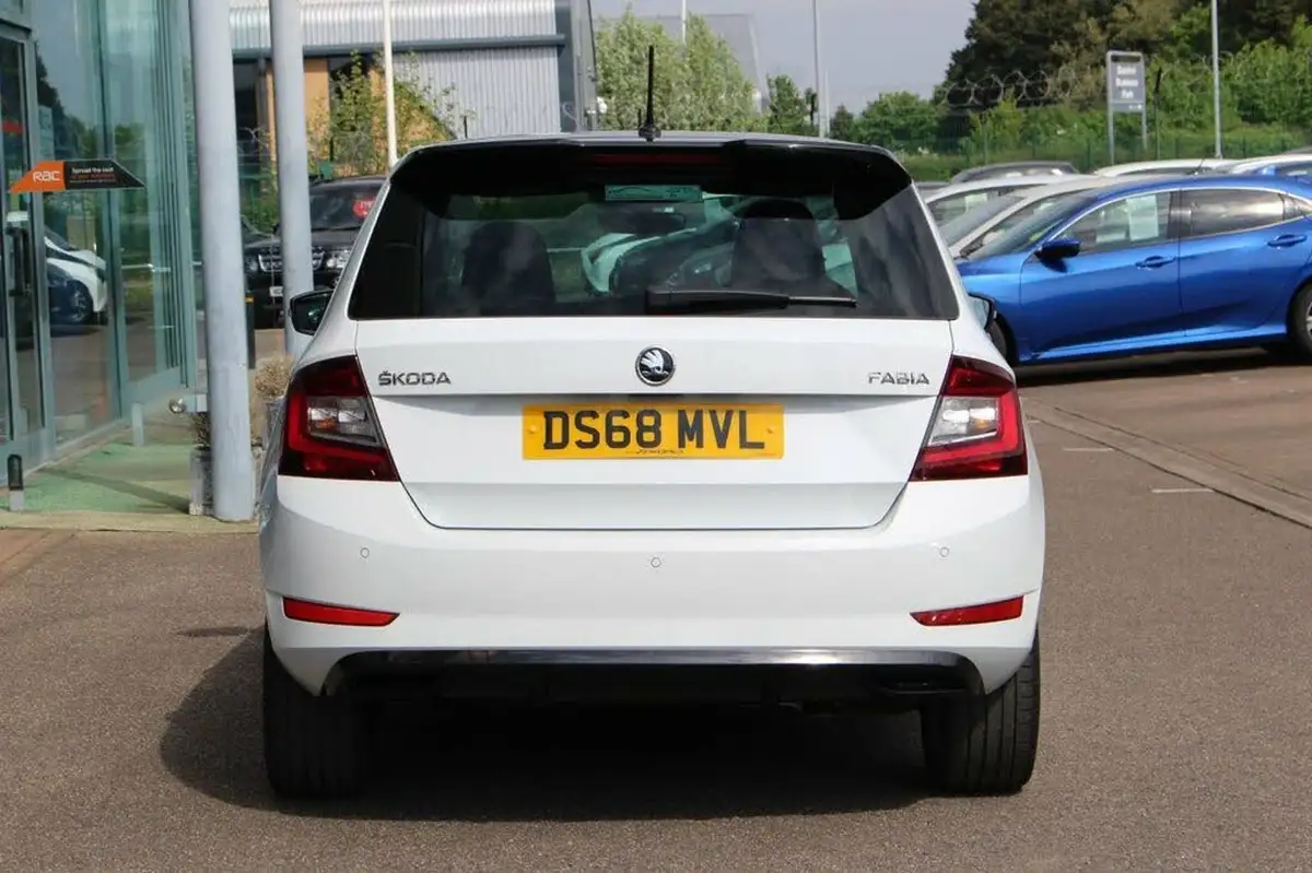 2018-skoda-fabia-10-tsi-monte-carlo-110ps-hatchback-big-5