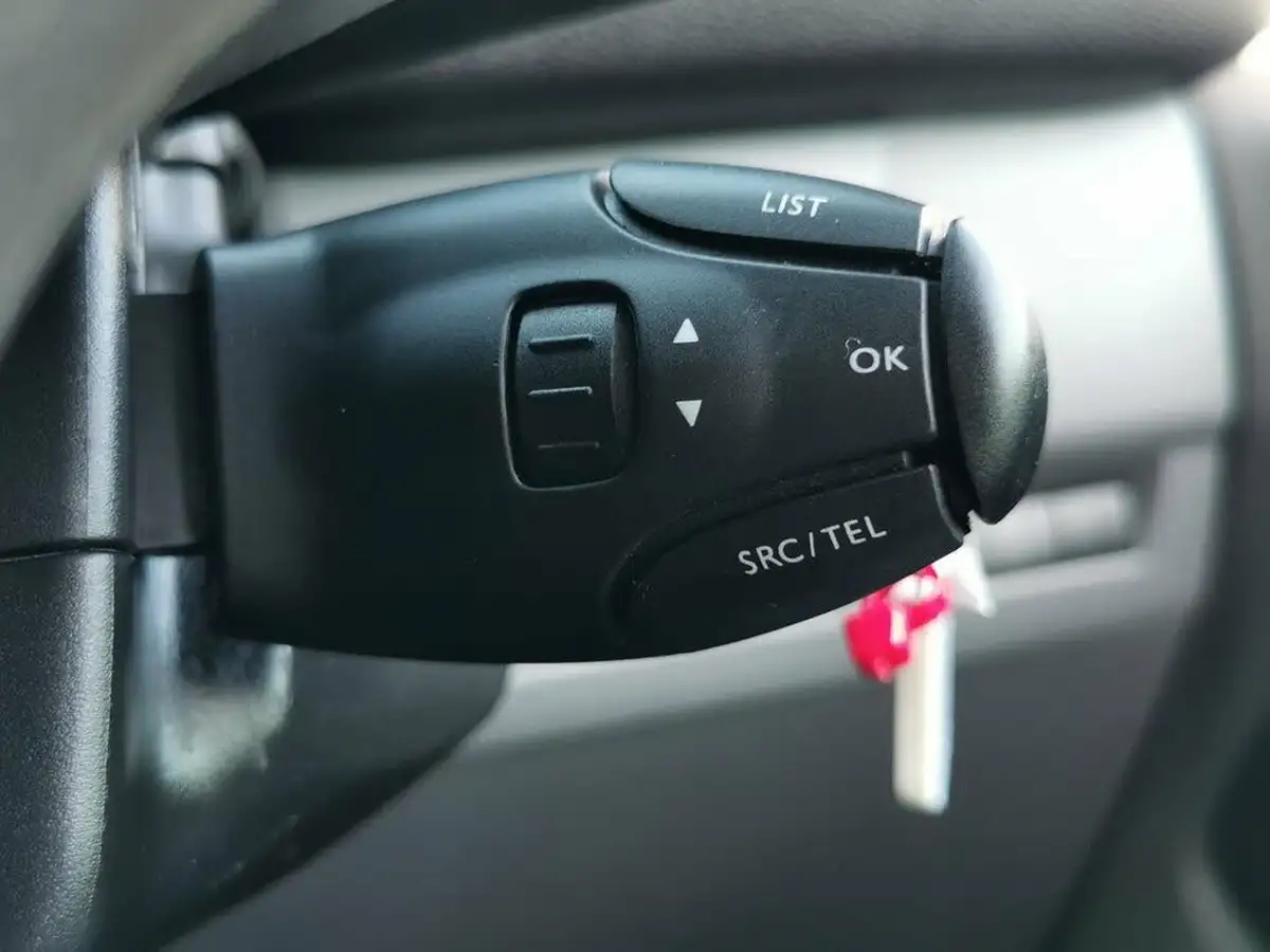 2020-peugeot-expert-15-bluehdi-professional-compact-1000-big-13