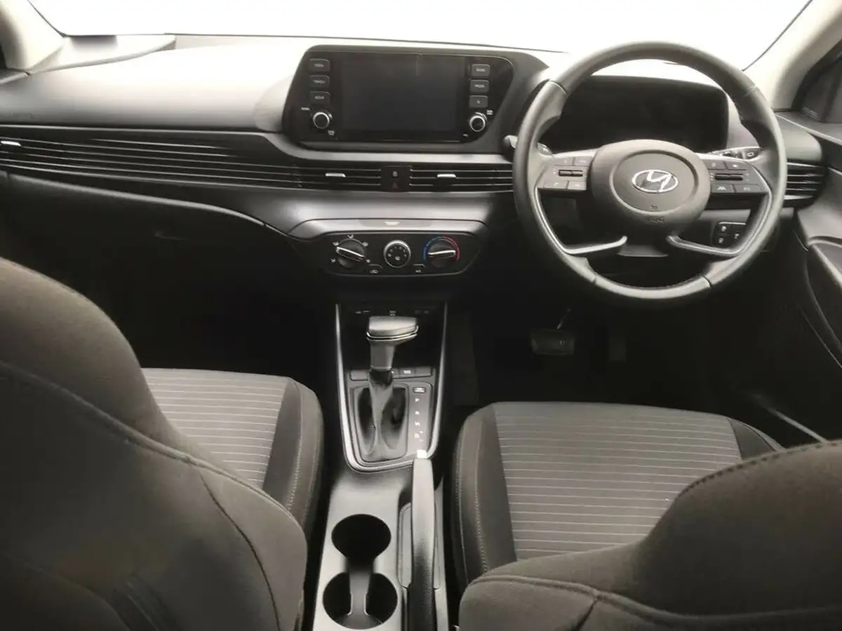 2023-hyundai-i20-10-t-gdi-se-connect-dct-big-12