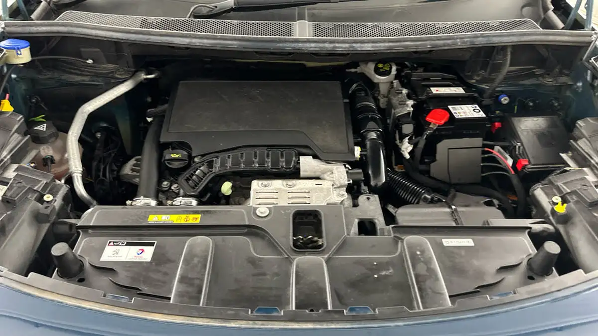 2021-peugeot-5008-suv-12-puretech-allure-premium-eat8-big-15