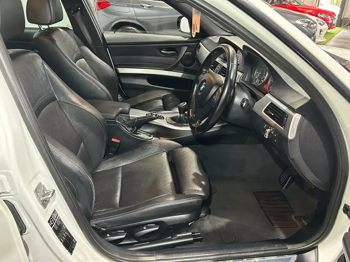 2011-bmw-3-series-20td-320d-sport-plus-touring-estate-5d-big-14