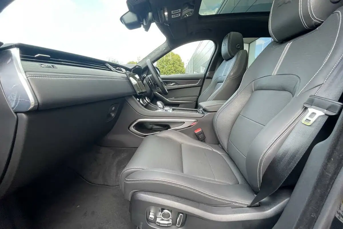 2024-jaguar-f-pace-20-d200-r-dynamic-hse-black-big-9
