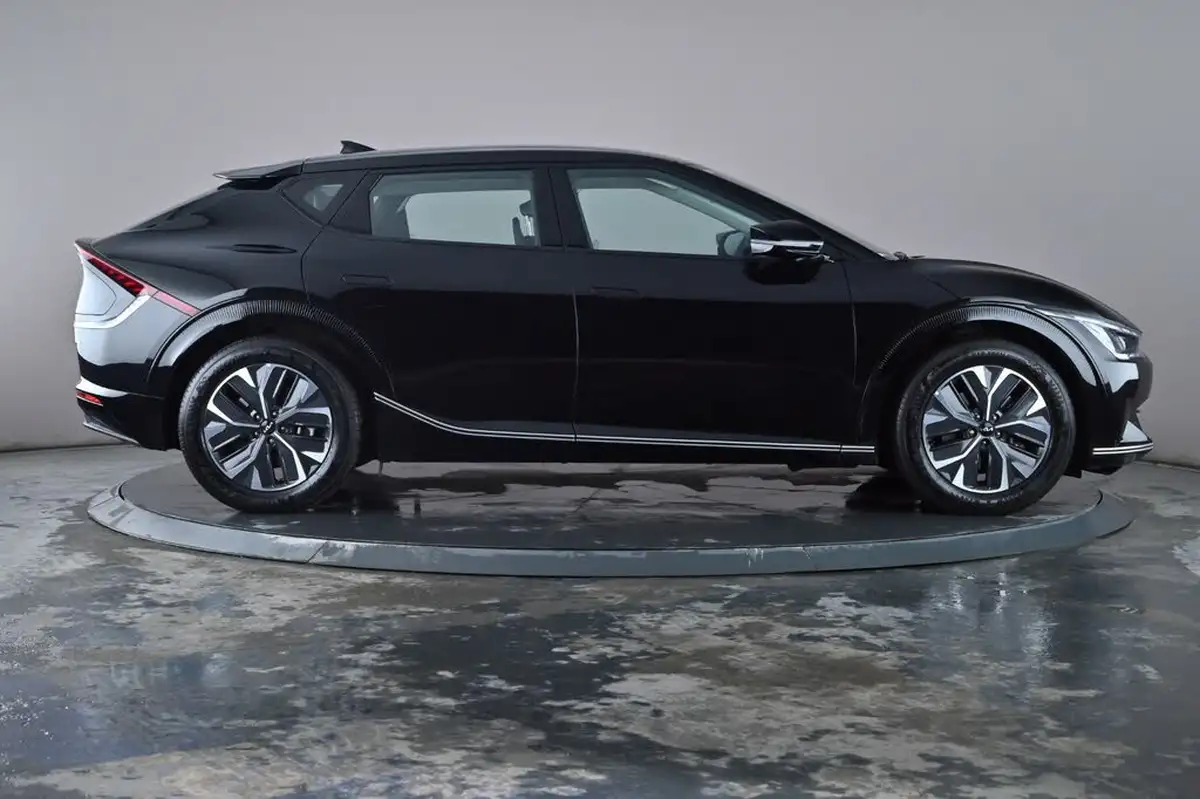 2023-kia-ev6-e-air-big-27