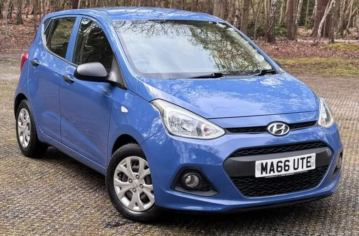 2016-hyundai-i10-10-s-air-big-0