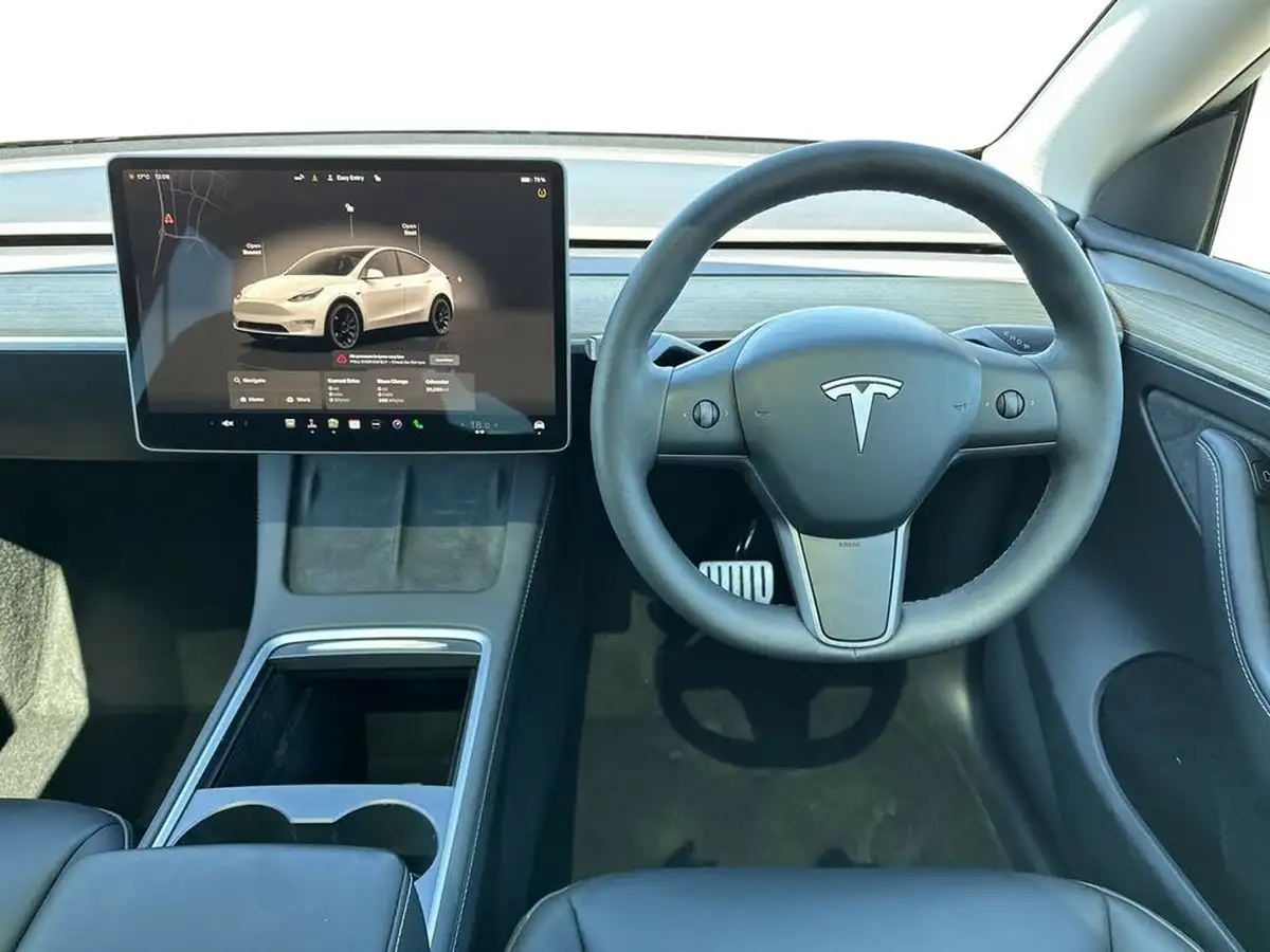 2023-tesla-model-y-e-performance-big-15