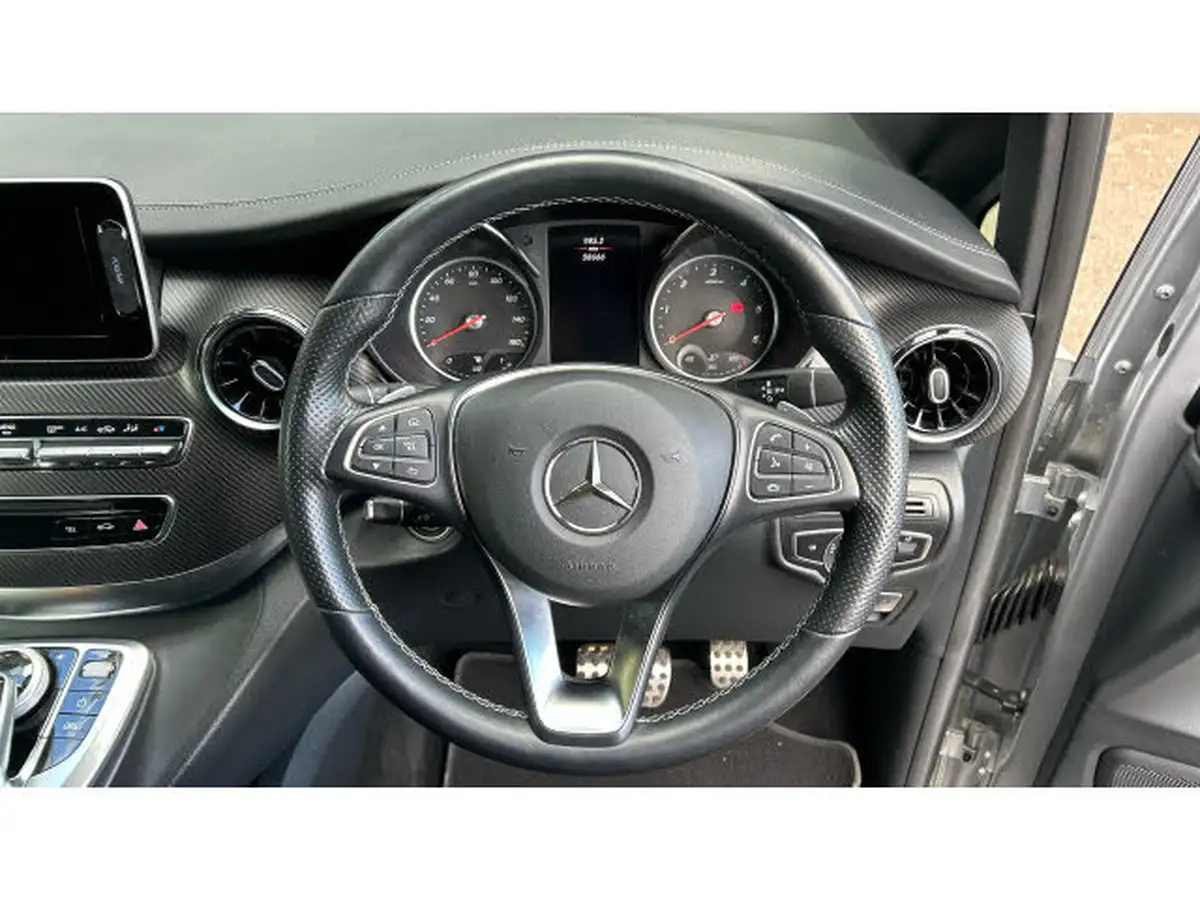 2020-mercedes-benz-v-class-20d-v300d-amg-line-extra-long-big-22