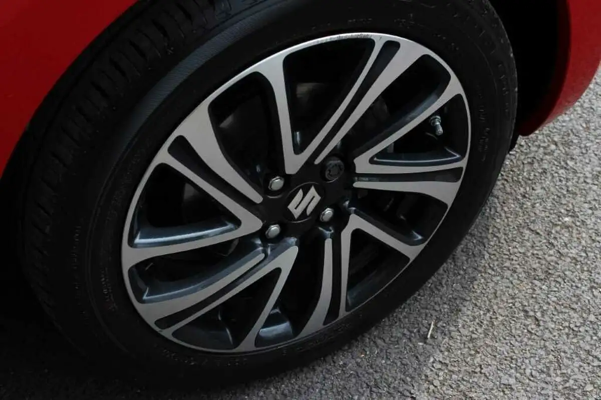 2022-suzuki-swift-12-dualjet-sz-l-big-15