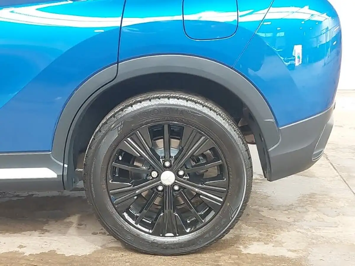 2019-mitsubishi-eclipse-cross-15-3-big-13