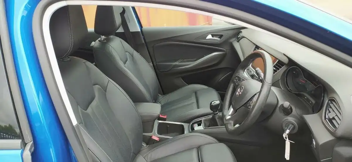 2020-vauxhall-grandland-x-12-elite-nav-big-19