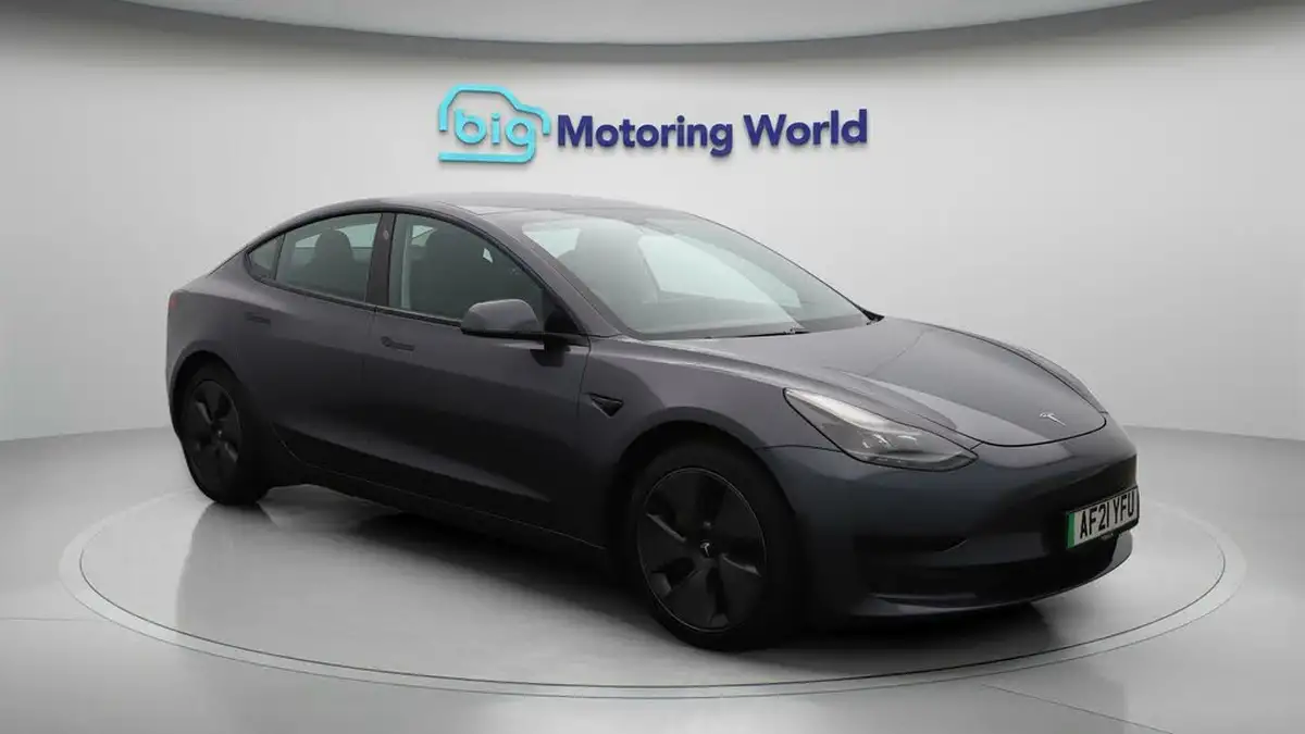 2021-tesla-model-3-e-standard-plus-big-1