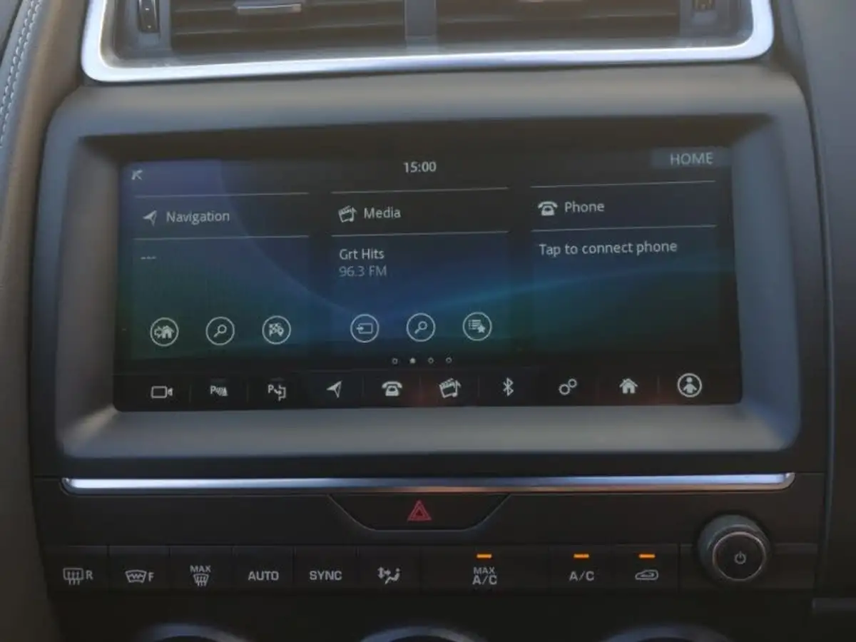 2019-jaguar-e-pace-20-i4d-r-dynamic-se-180ps-awd-auto-big-9