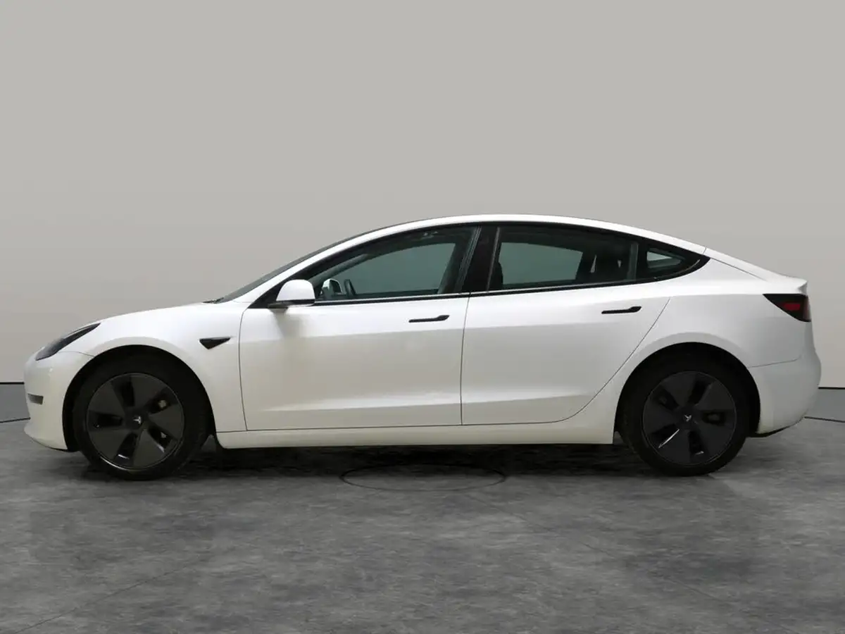 2022-tesla-model-3-e-long-range-big-14