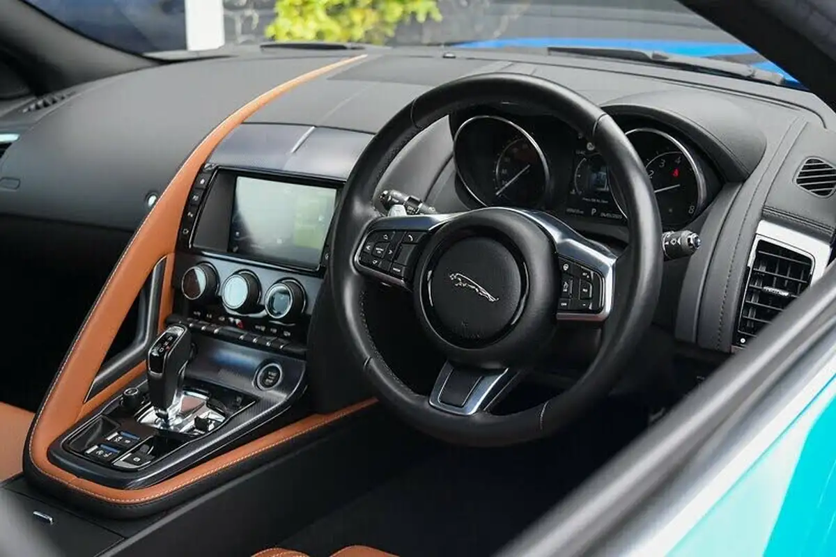 2017-jaguar-f-type-20-i4-r-dynamic-coupe-big-19