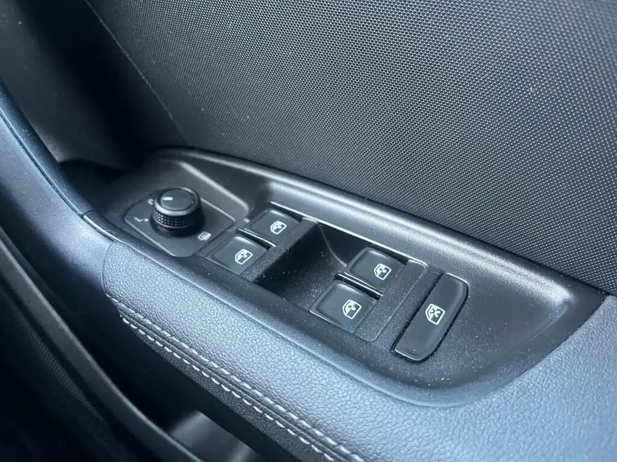 2019-audi-a1-10-30-tfsi-se-big-25