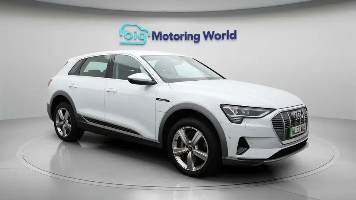 2022-audi-e-tron-55e-technik-station-wagon-big-1