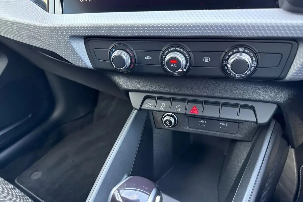 2024-audi-a1-10-30-tfsi-black-edition-116ps-s-tronic-big-44