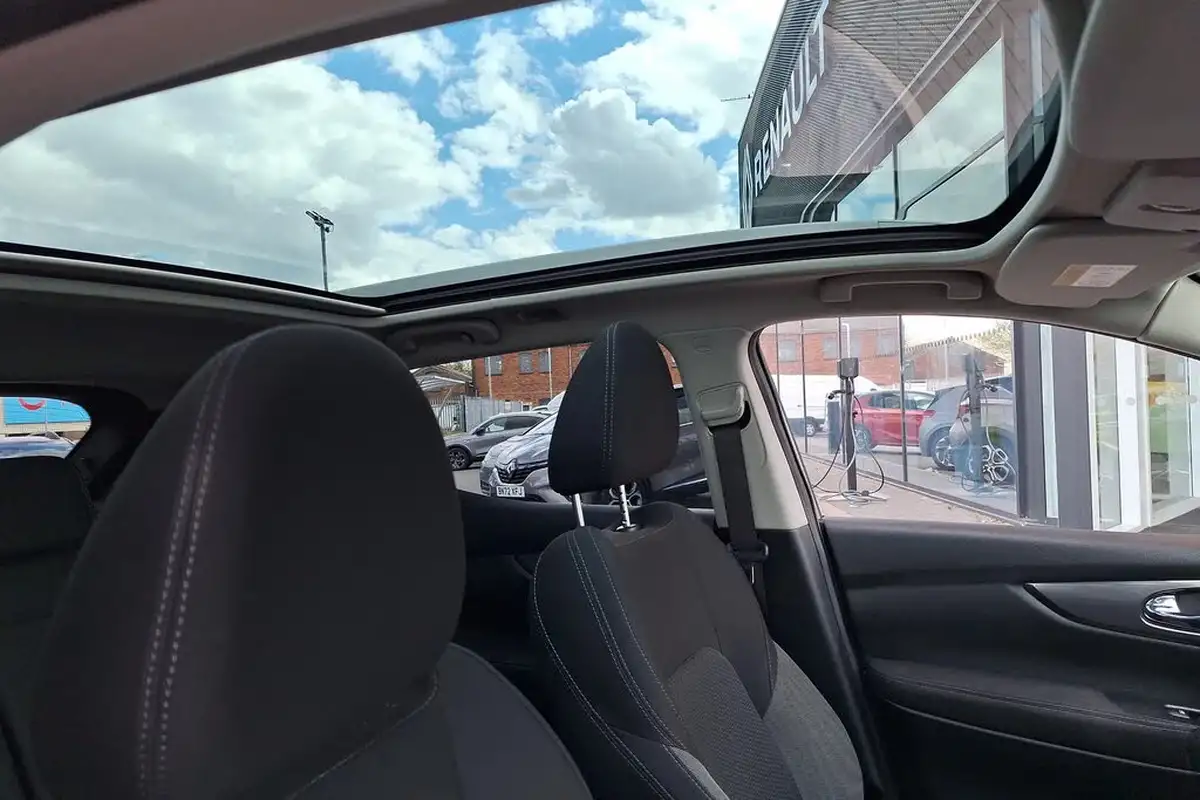 2018-nissan-qashqai-12-dig-t-n-connecta-big-25