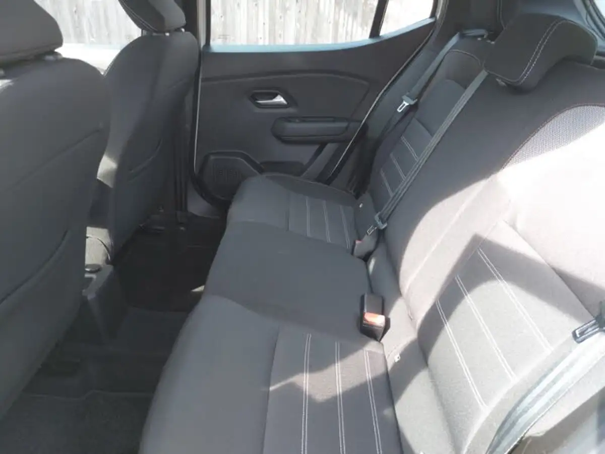 2022-dacia-sandero-stepway-10-tce-comfort-90bhp-big-5