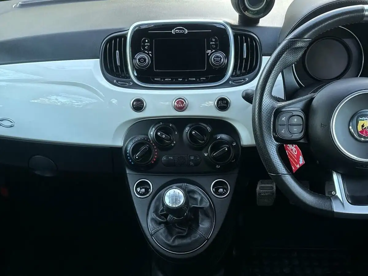 2017-abarth-595-14-tjet-big-12